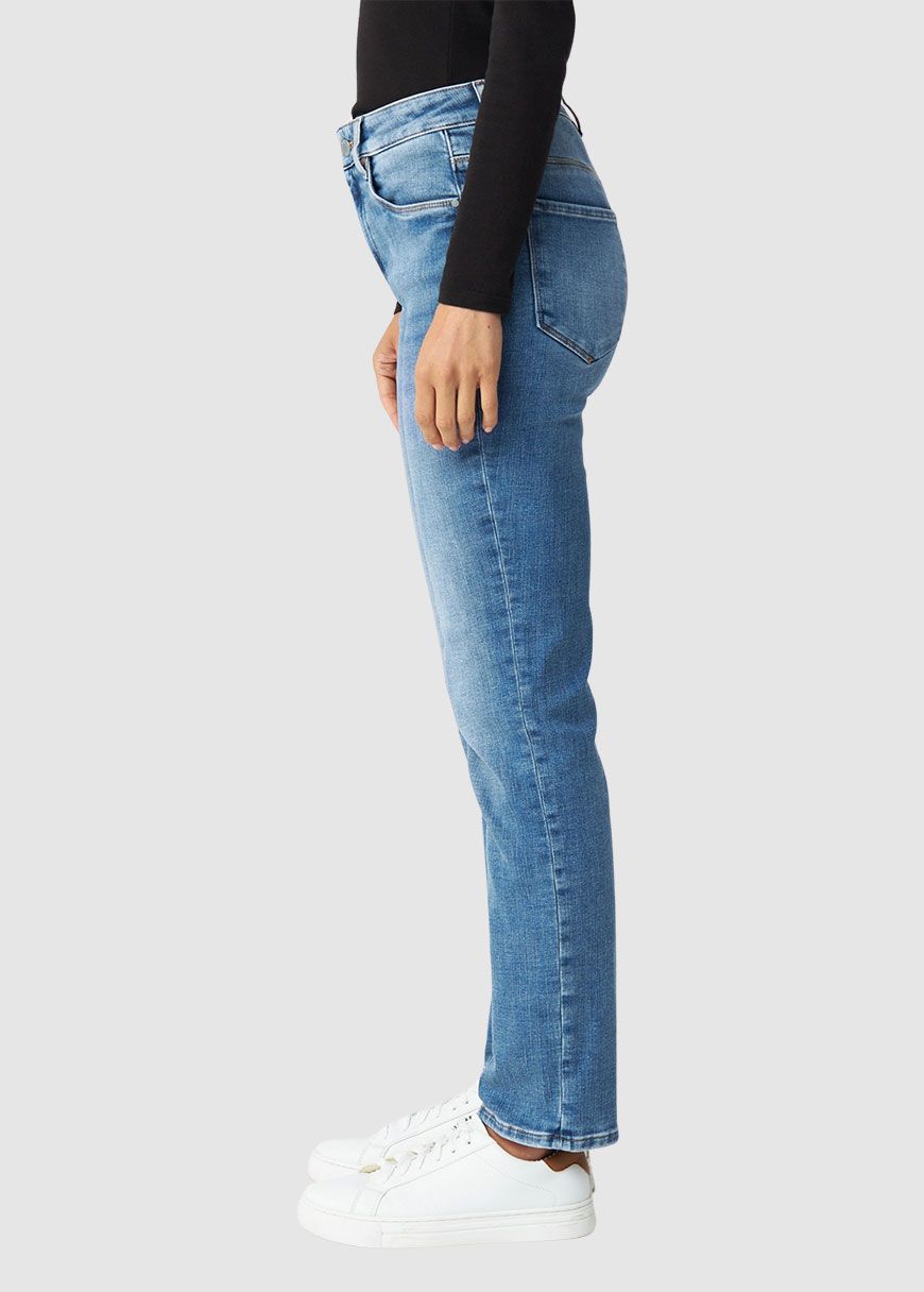 Stellar Slim Straight